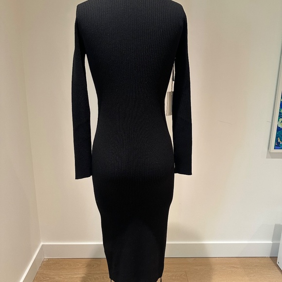 Artizia (Wilfred) Black plunging neckline knit dress - Picture 3 of 4